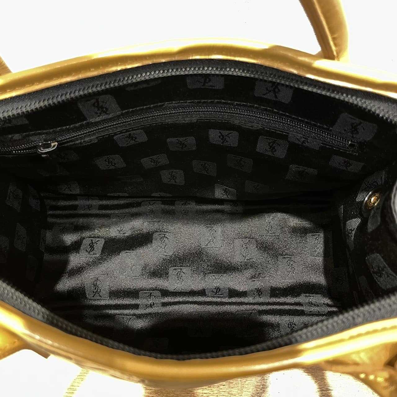 vintage YVES SAINT LAURENT〈イヴ・サンローラン〉ハンドバッグ2