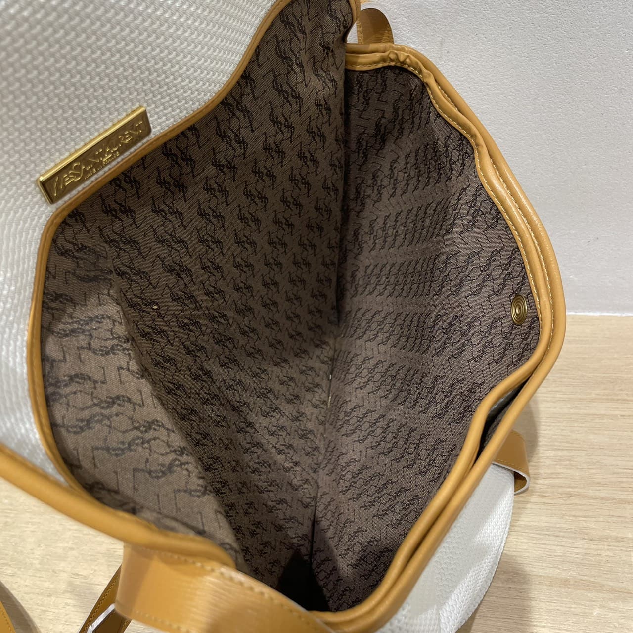 vintage YVES SAINT LAURENT(イヴ・サンローラン）ショルダーバッグ
