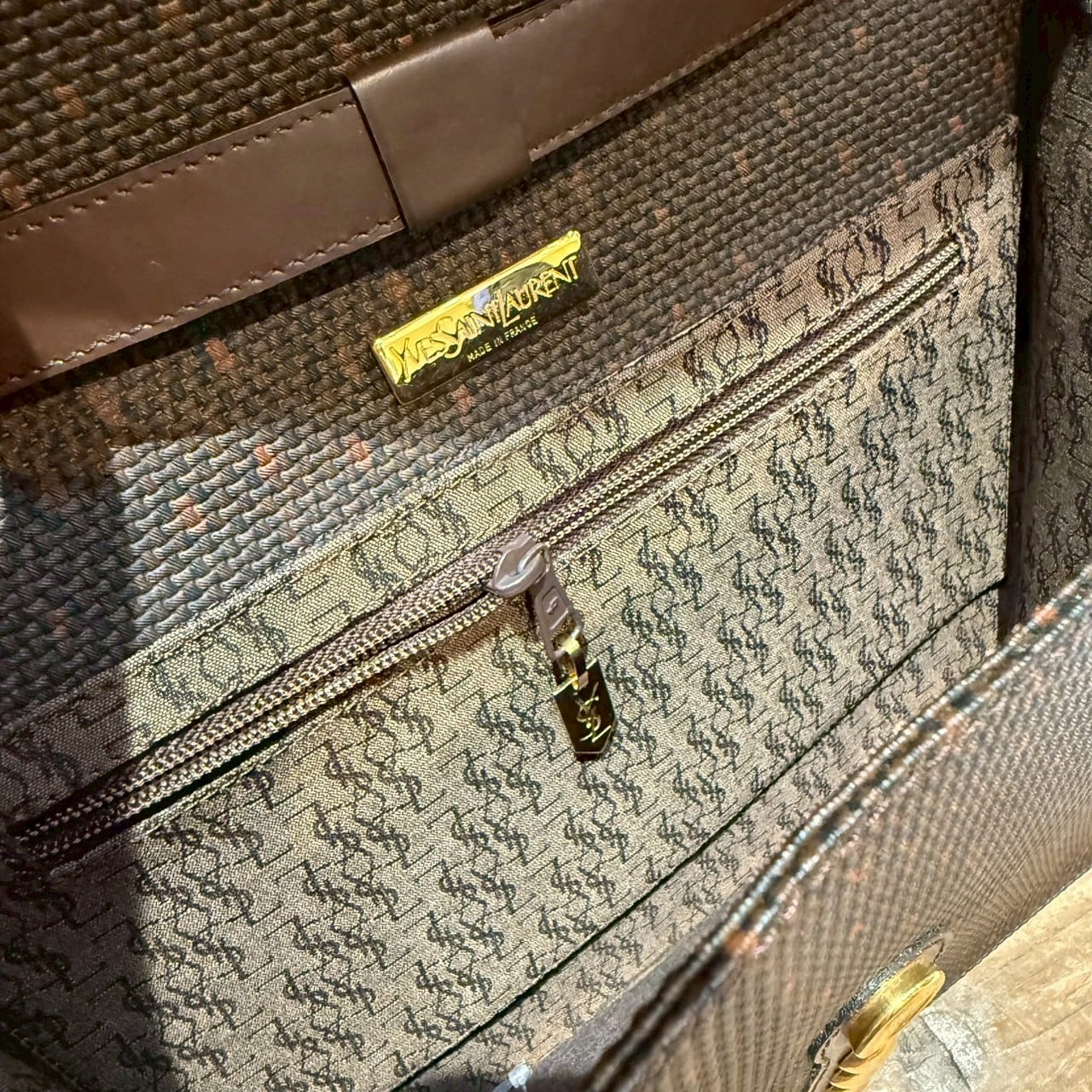 vintage YVES SAINT LAURENT(イヴ・サンローラン）ショルダーバッグ