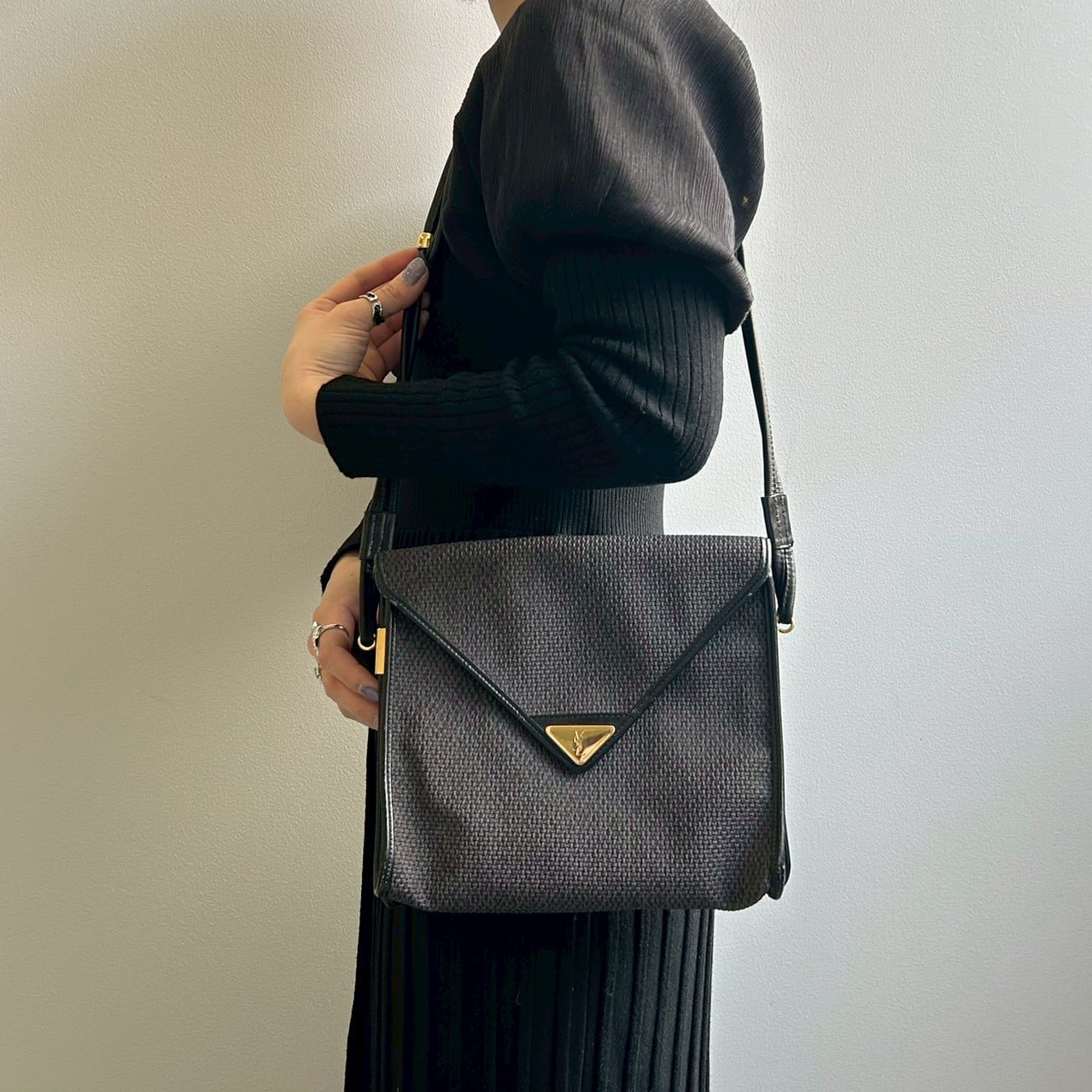 vintage YVES SAINT LAURENT(イヴ・サンローラン）ショルダーバッグ