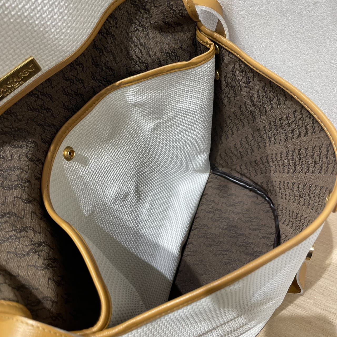 vintage YVES SAINT LAURENT(イヴ・サンローラン）ショルダーバッグ