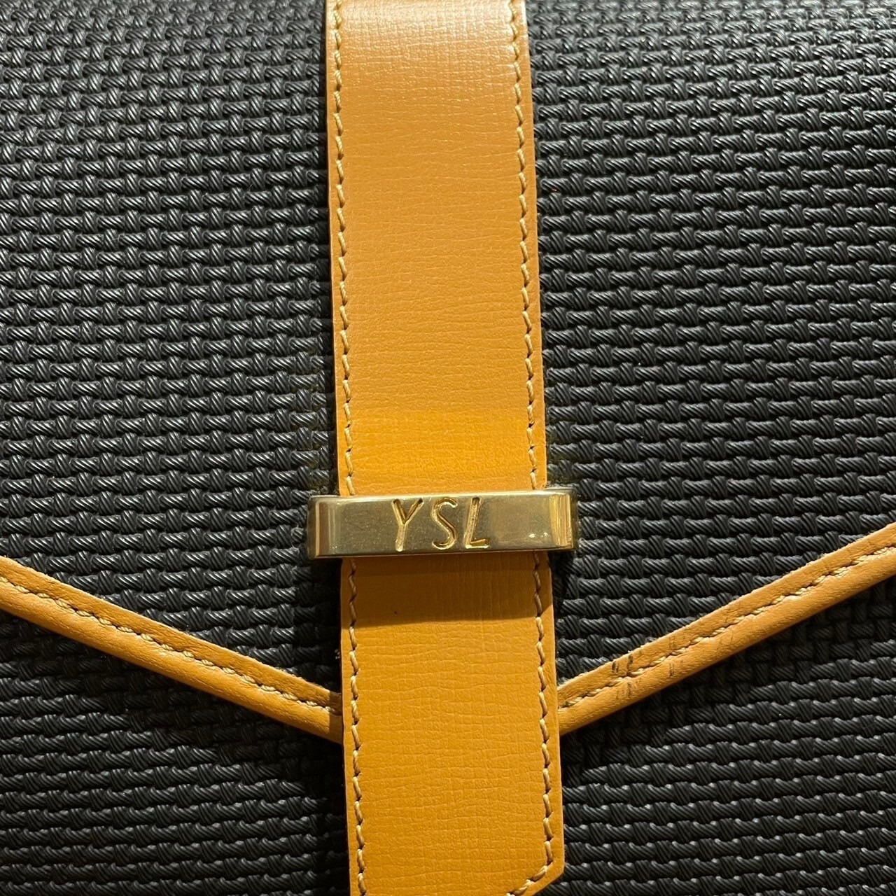 vintage YVES SAINT LAURENT(イヴ・サンローラン）ショルダーバッグ