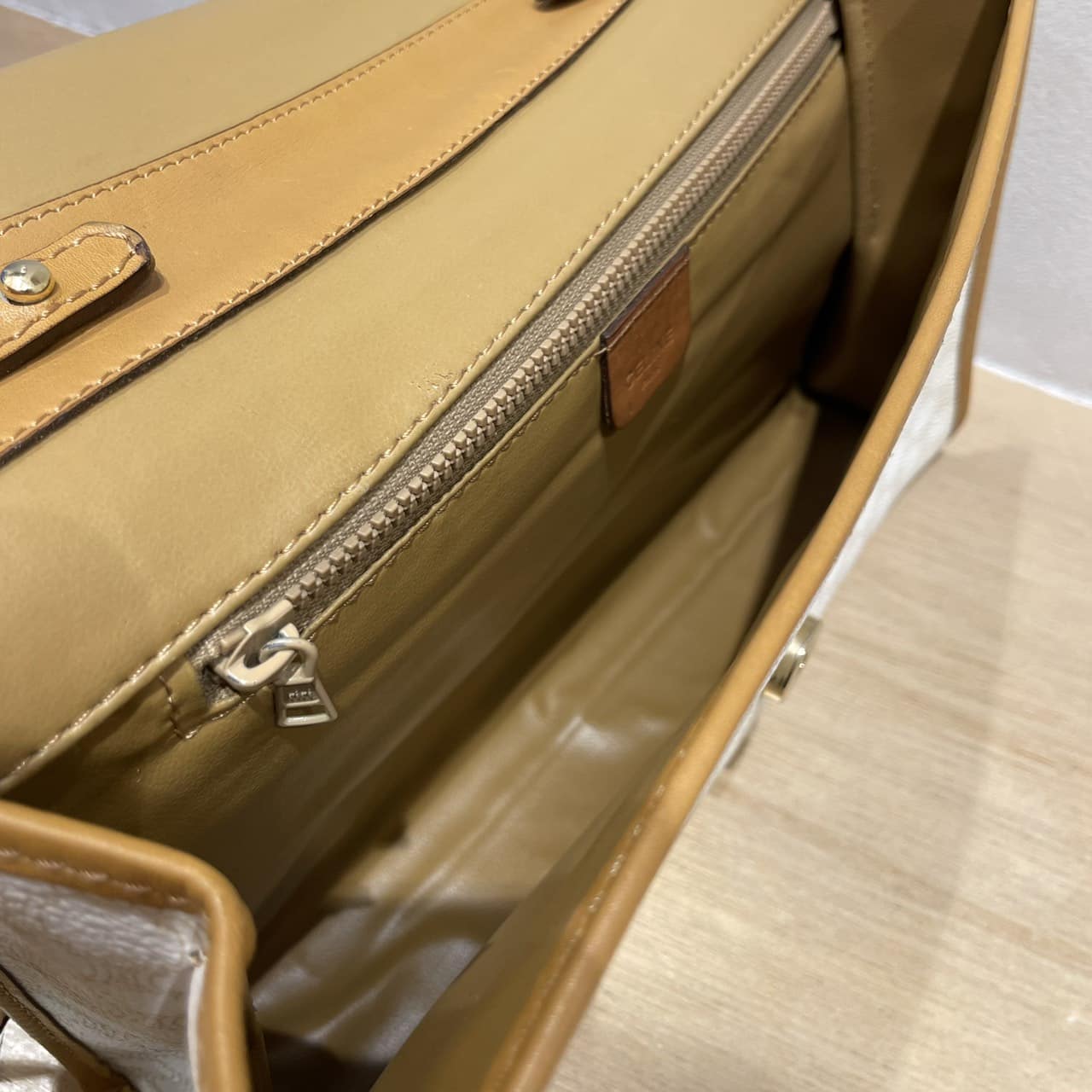 vintage CELINE(ヴィンテージセリーヌ）ショルダーバッグ