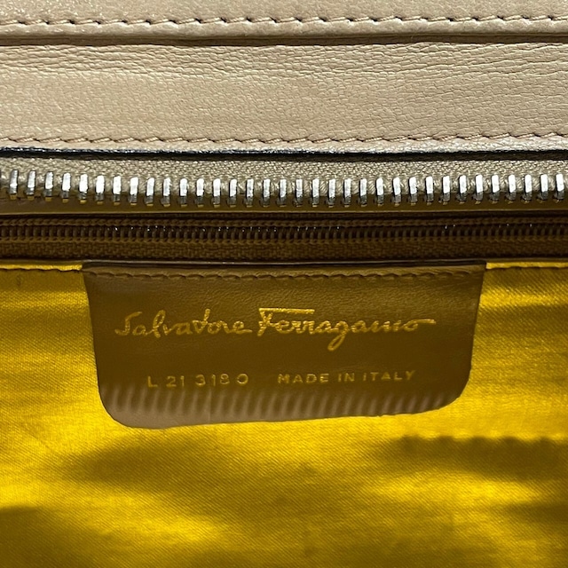 vintage FERRAGAMO(フェラガモ）ハンドバッグ