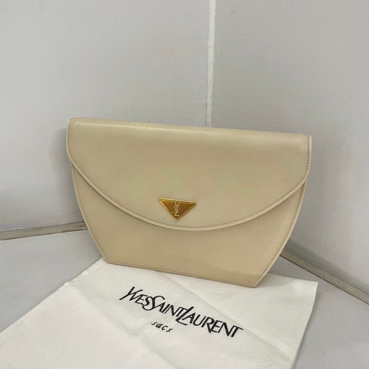 vintage YVES SAINT LAURENT〈イヴ・サンローラン〉ショルダーバッグ