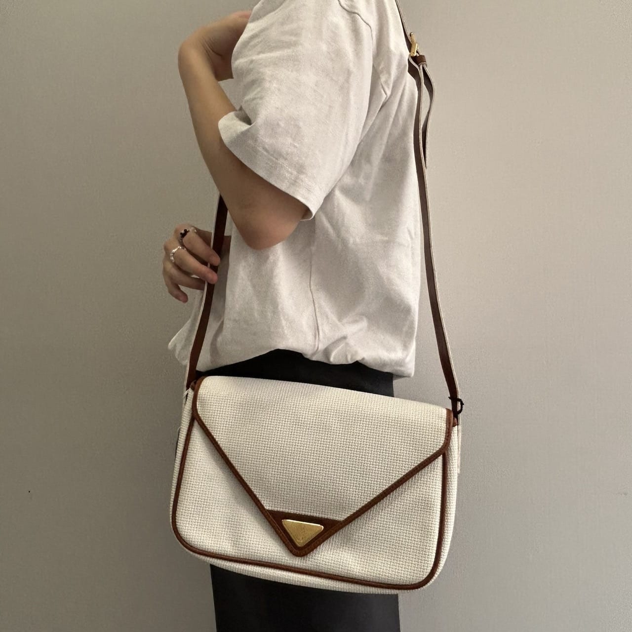 ヴィンテージイヴ・サンローラン　ショルダーバッグ vintage YVES SAINT LAURENT〈イヴ・サンローラン〉ショルダーバッグ