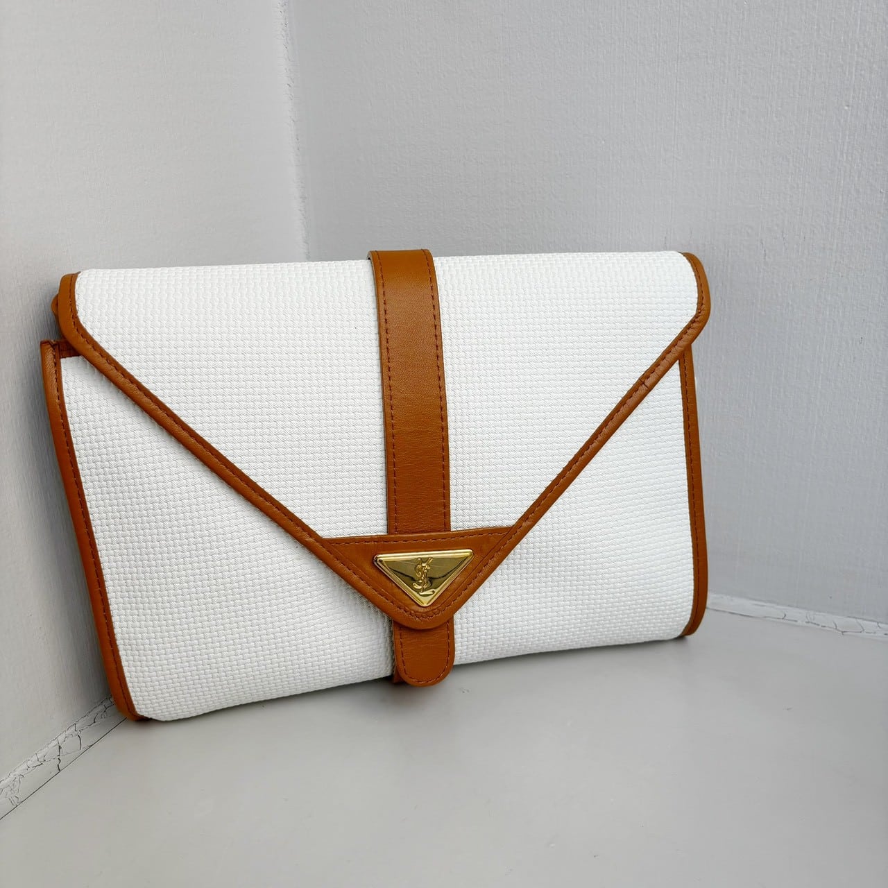 vintage YVES SAINT LAURENT〈イヴ・サンローラン〉ショルダーバッグ