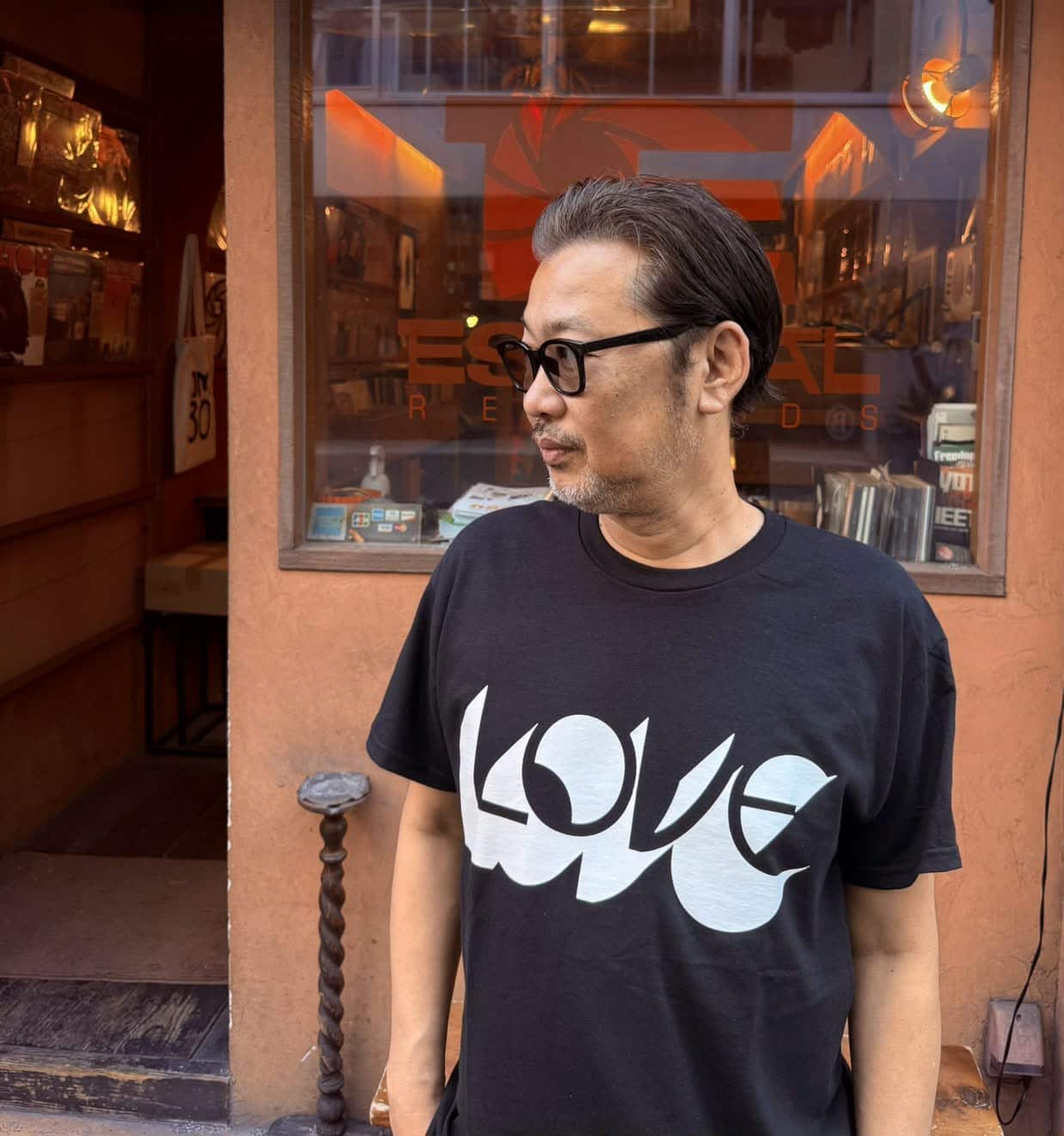 LOVE/NO HATE　ショートスリーブTシャツ BLACK BLACK S