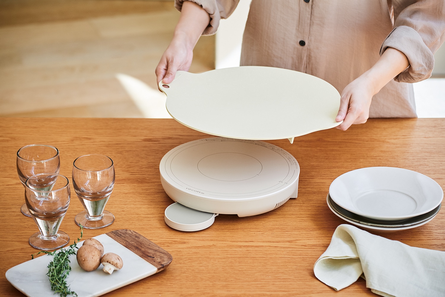 レコルト　卓上IHクッキンググリドル クリームホワイト IH Heater Cooking Griddle クリームホワイト