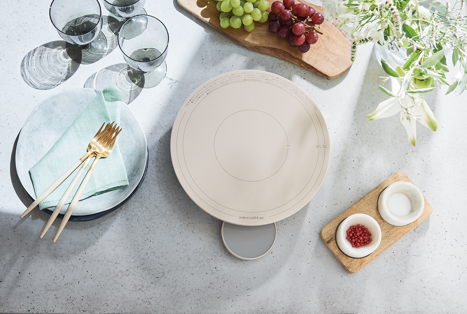 レコルト　卓上IHクッキンググリドル クリームホワイト IH Heater Cooking Griddle クリームホワイト