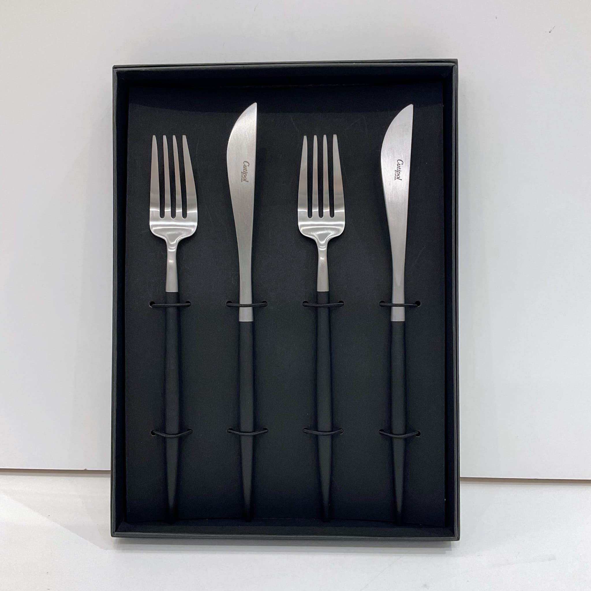 クチポール GOA テーブルナイフ・フォーク4点セット ブラック×シルバー  BOXあり（cutipol GOA) G-123 ブラック×シルバー