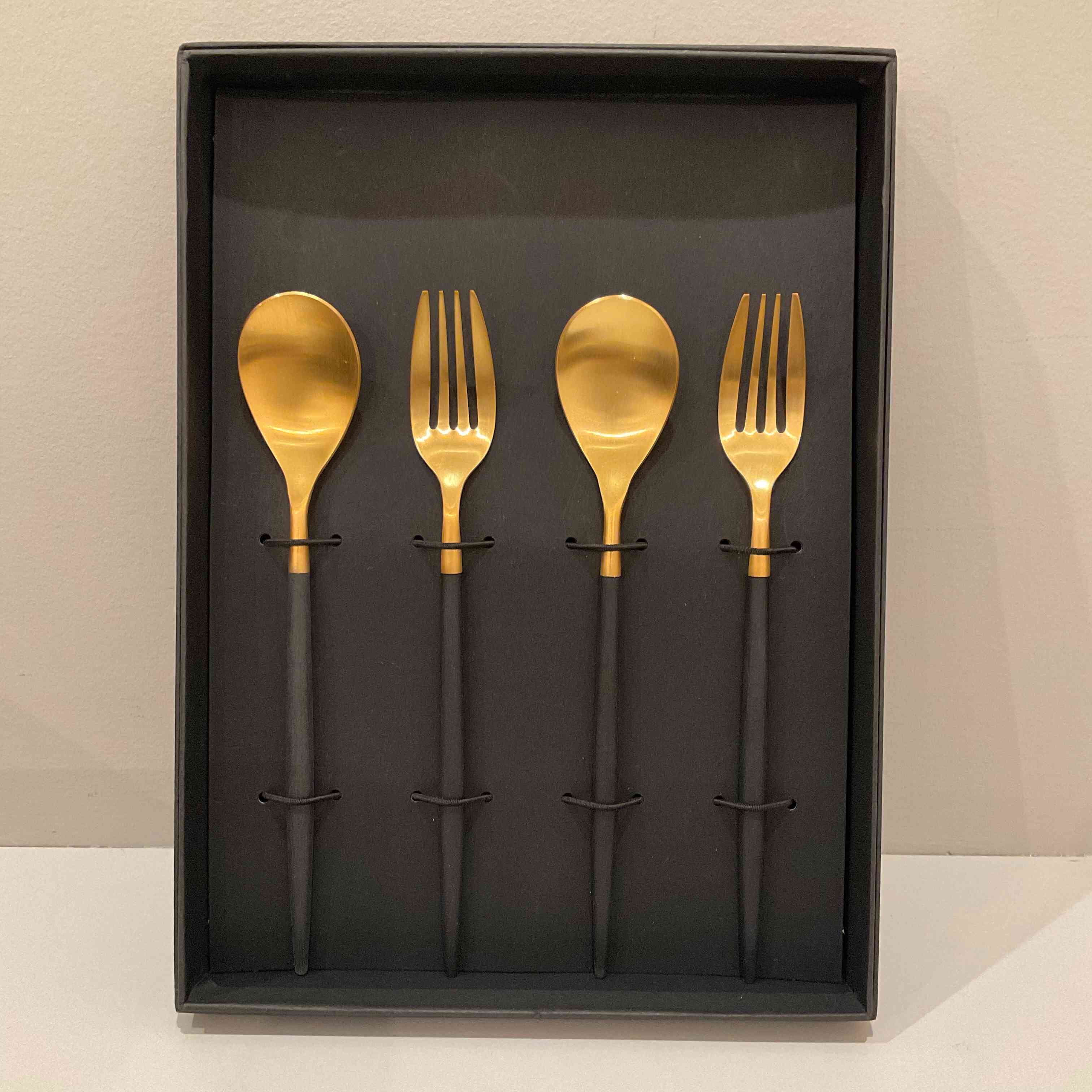 クチポール MIOデザート4点セット ブラック×ゴールド BOXあり（Cutipol ）M-12 ブラック×ゴールド