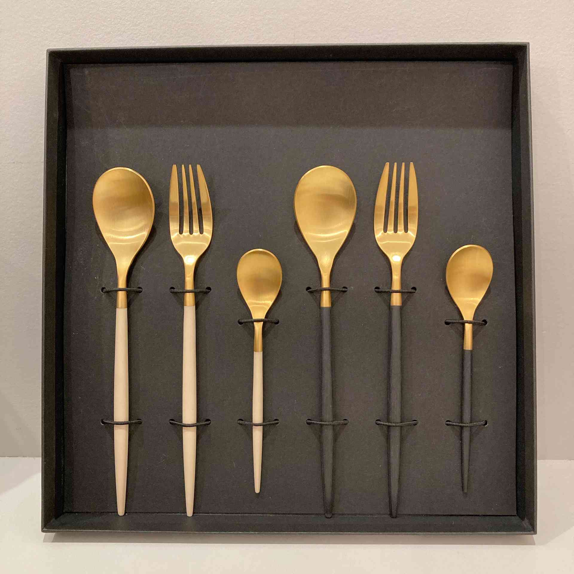 クチポール MIOデザート・ティースプーン6点セット アイボリー×ゴールド・ブラック×ゴールド BOXあり（Cutipol MIO）M-27 アイボリー×ゴールド・ブラック×ゴールド