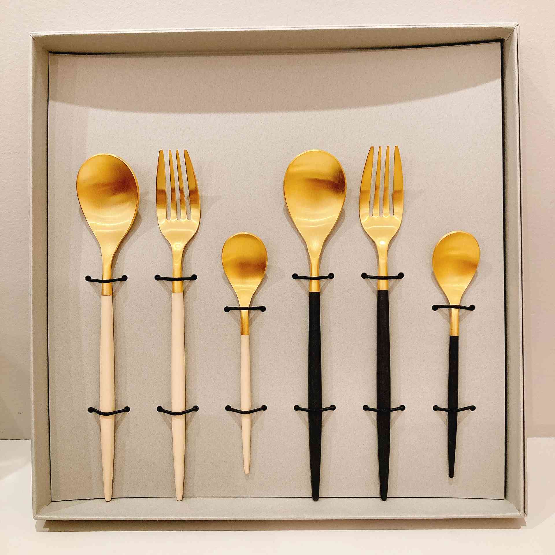 クチポール MIOデザート・ティースプーン6点セット アイボリー×ゴールド・ブラック×ゴールド BOX(グレー)あり（Cutipol MIO）M-27g アイボリー×ゴールド・ブラック×ゴールド