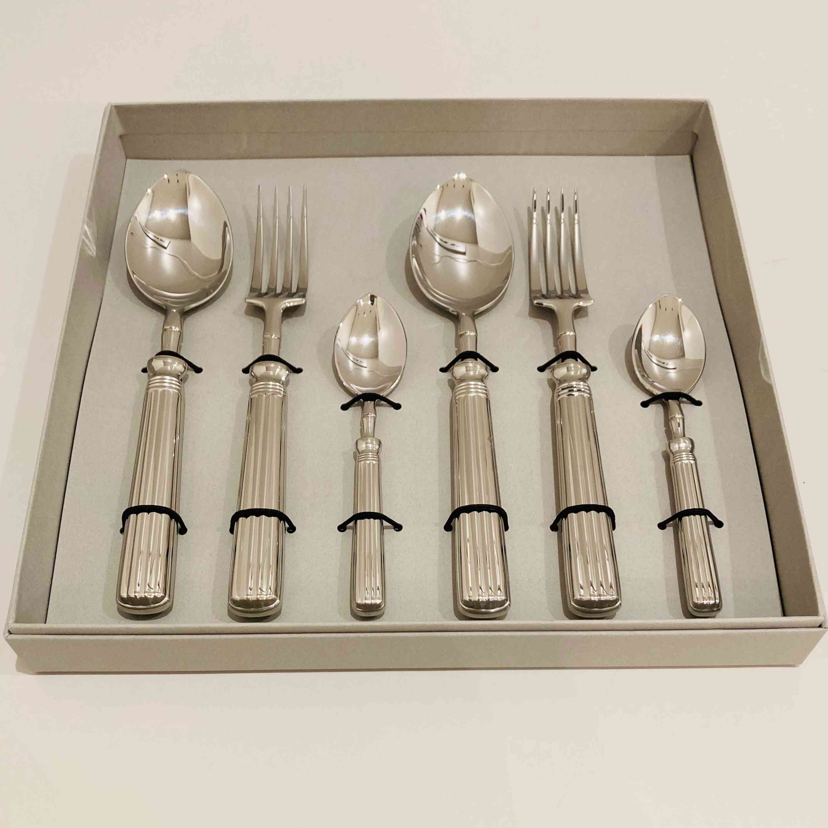 クチポール LINE テーブル・ティースプーン6点セット BOX(グレー)あり（Cutipol ）L-2g