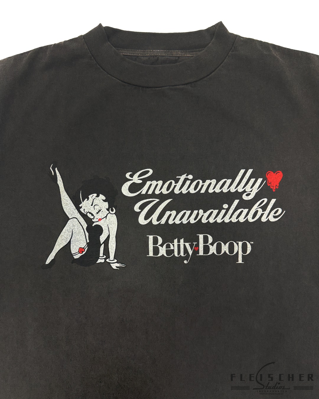 【EXCLUSIVE ITEM】EMOTIONALLY UNAVAILABLE × BETTY BOOP × THE GALLERY BOX KISS S/S T-SHIRT/BLACK BLACK S