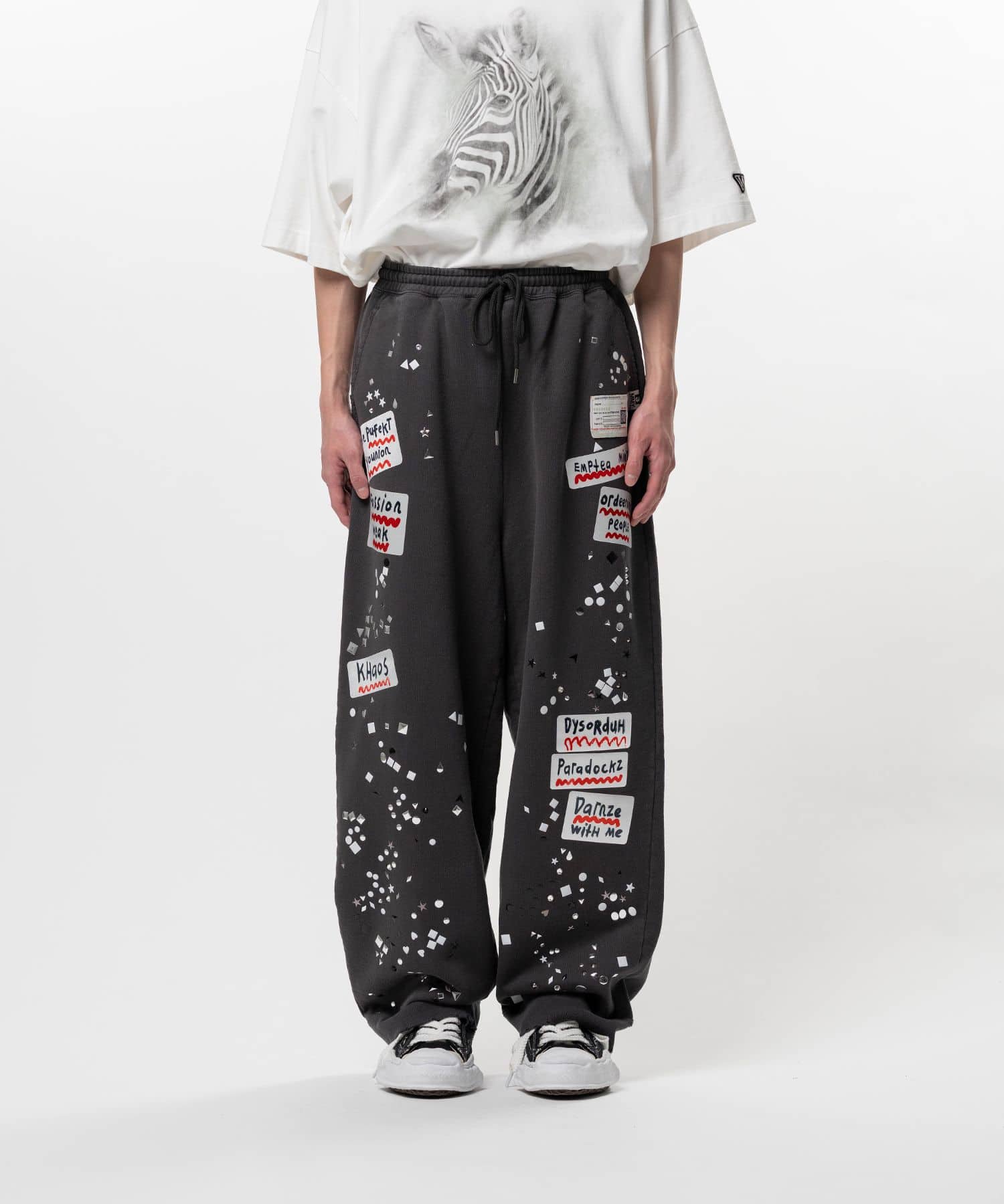Maison MIHARA YASUHIRO(ミハラヤスヒロ)/Embellished Sticker Sweat Pants/BLACK BLACK 44