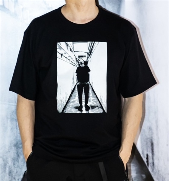 オリジナルTシャツ「THIS IS 向井秀徳! PHOTO BY 菊池茂夫」（C） M