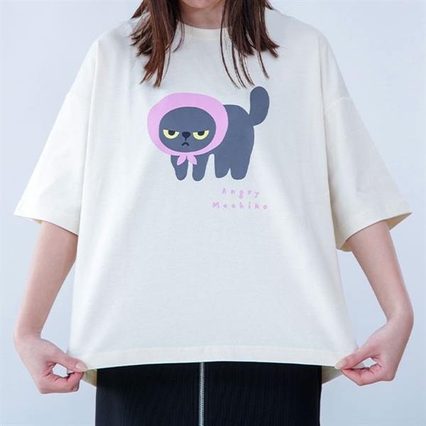 マチコさんどーん！Tシャツ アングリーマチコ オフホワイト