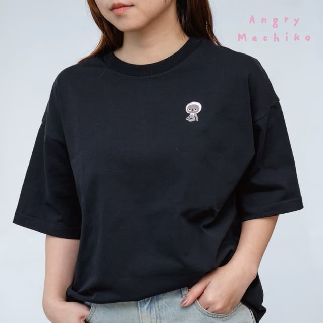 マチコさん刺繍Tシャツ アングリーマチコ Angry Machiko 真知子 オフホワイト