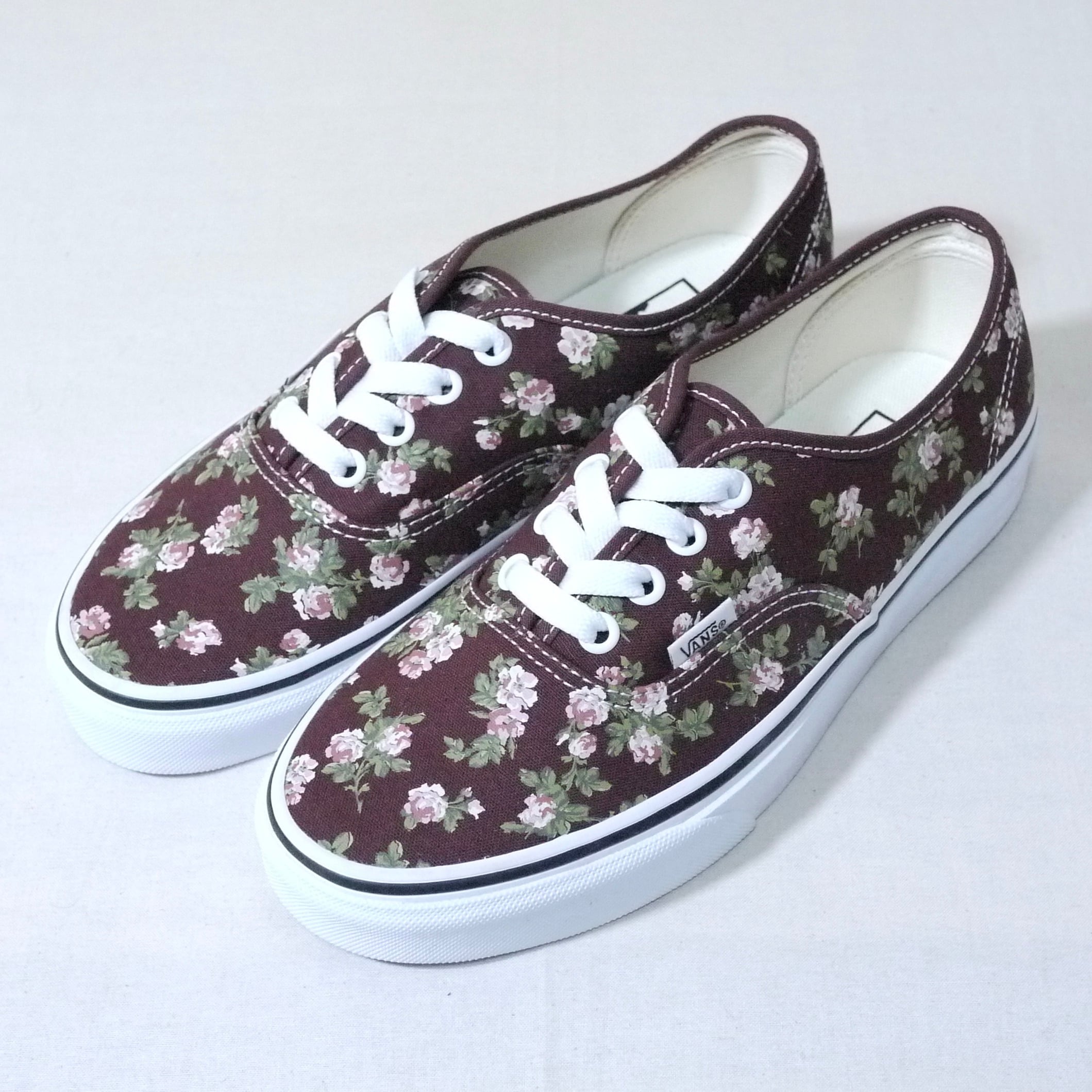 Vans authentic size 7 hotsell