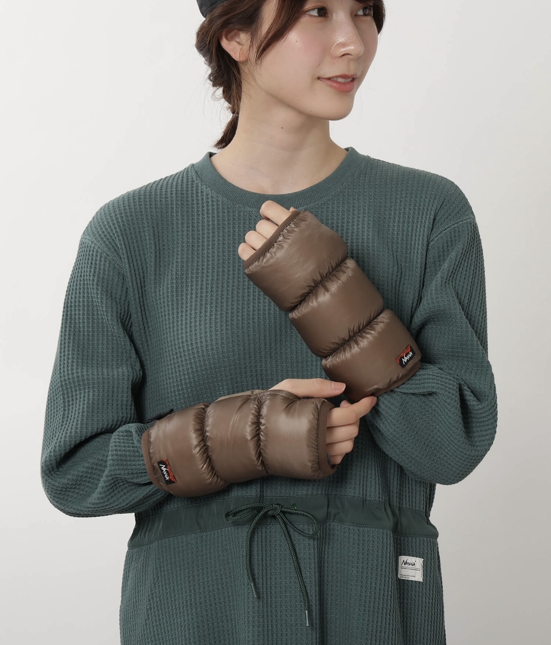 NANGA/MOUNTAIN LODGE DOWN WRIST GAITERS / マウンテンロッジダウンリストゲイター Mocha JPN M