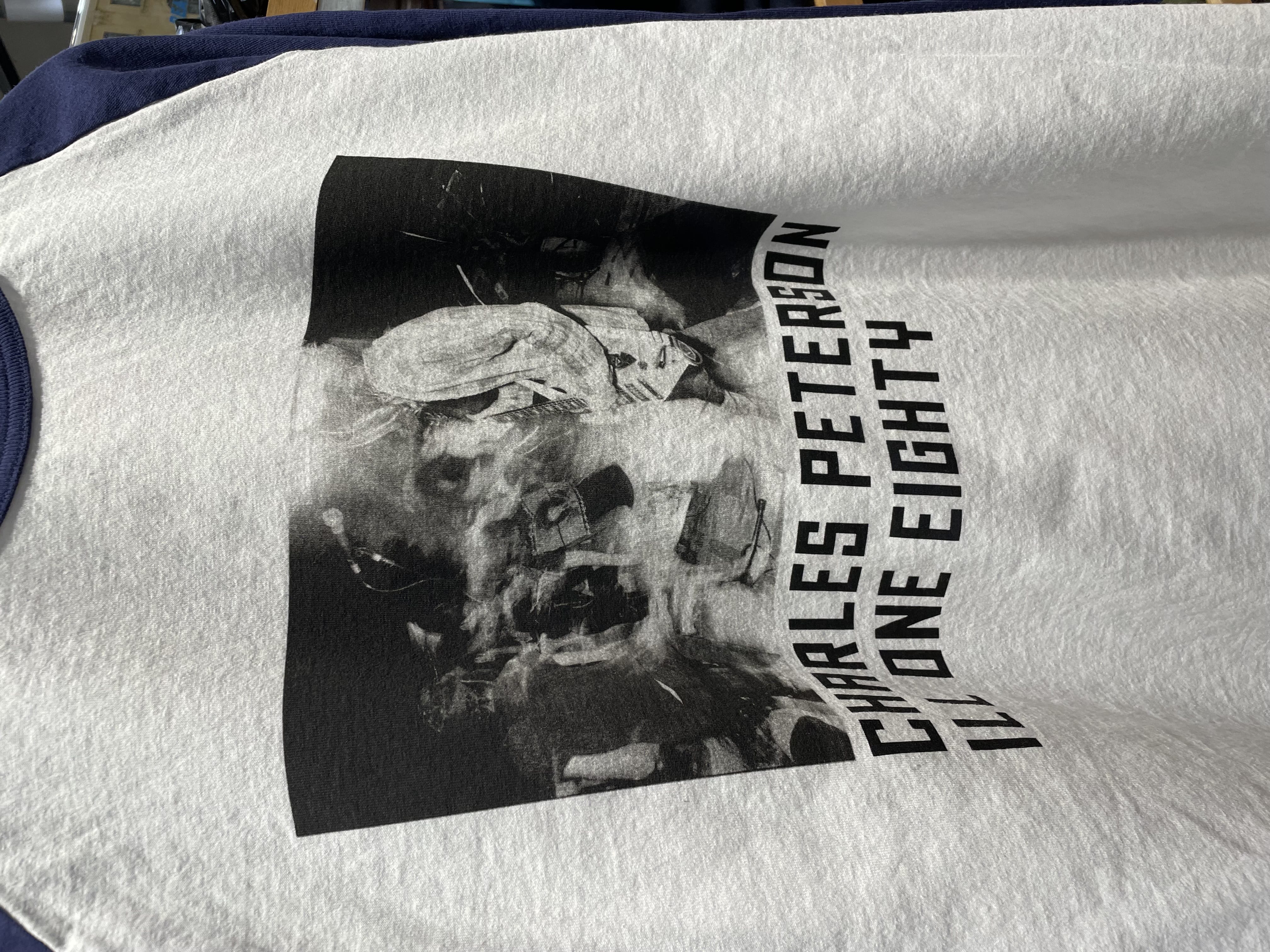 ILL ONE EIGHTY/イルワンエイティ/別注CHARLES PETERSON TEE 2 NAVY XXXL/3XL