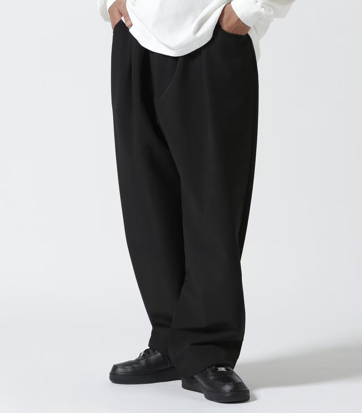 B omnivore/ビーオムニボー  STRETCH POLYESTER BALLOON TACK PANTS ストレッチバルーンタックパンツ　スラックス BLACK S