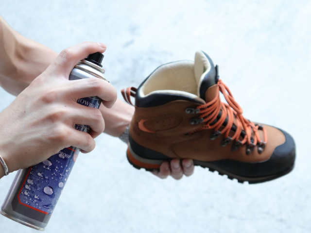 M.MOWBRAY/M.モゥブレィ　プロテクターアルファ　防水スプレー 無色 220ml