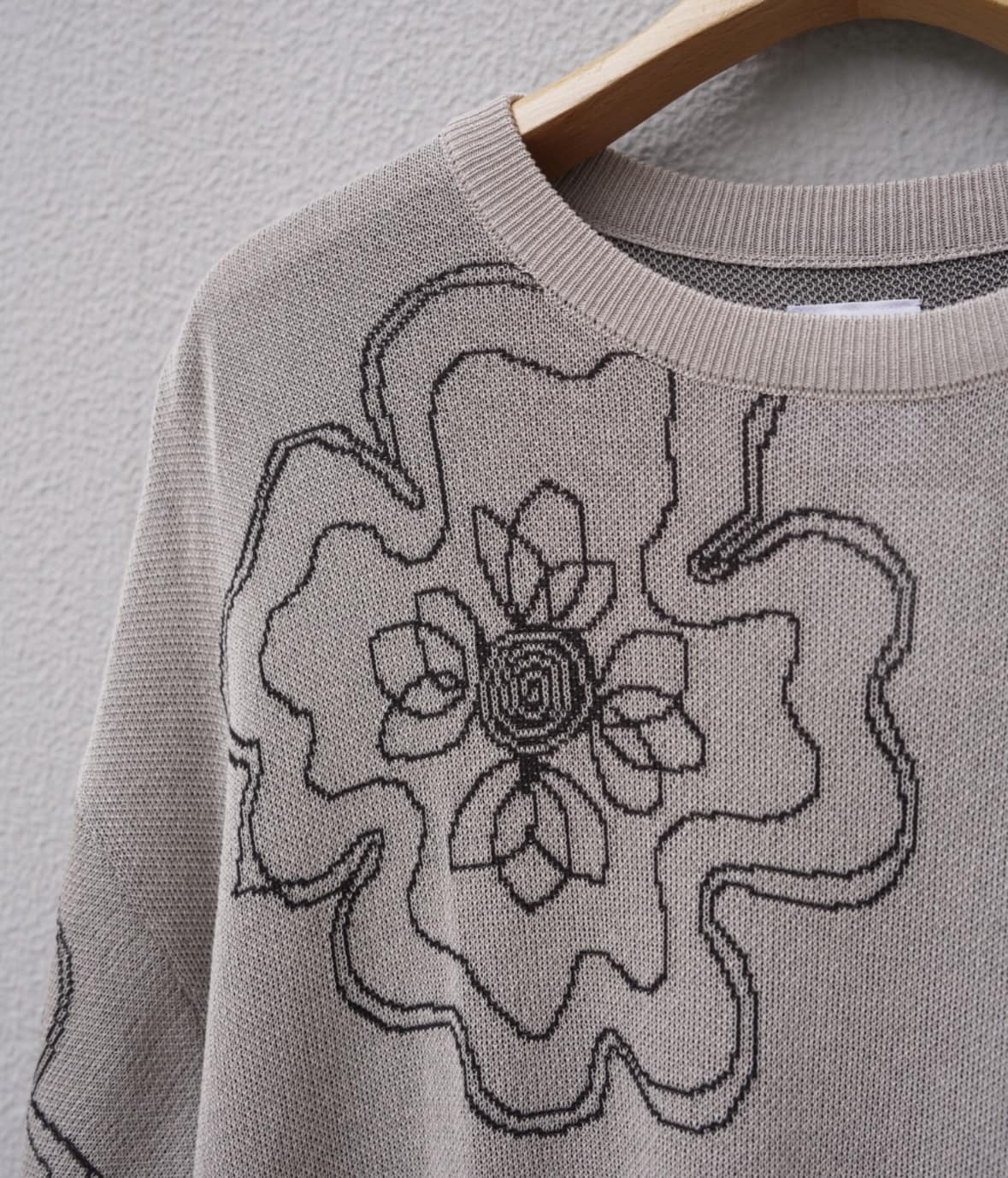 B omnivore/ビーオムニボー  RNフラワー総柄JQD クルーネックS/S グレー M