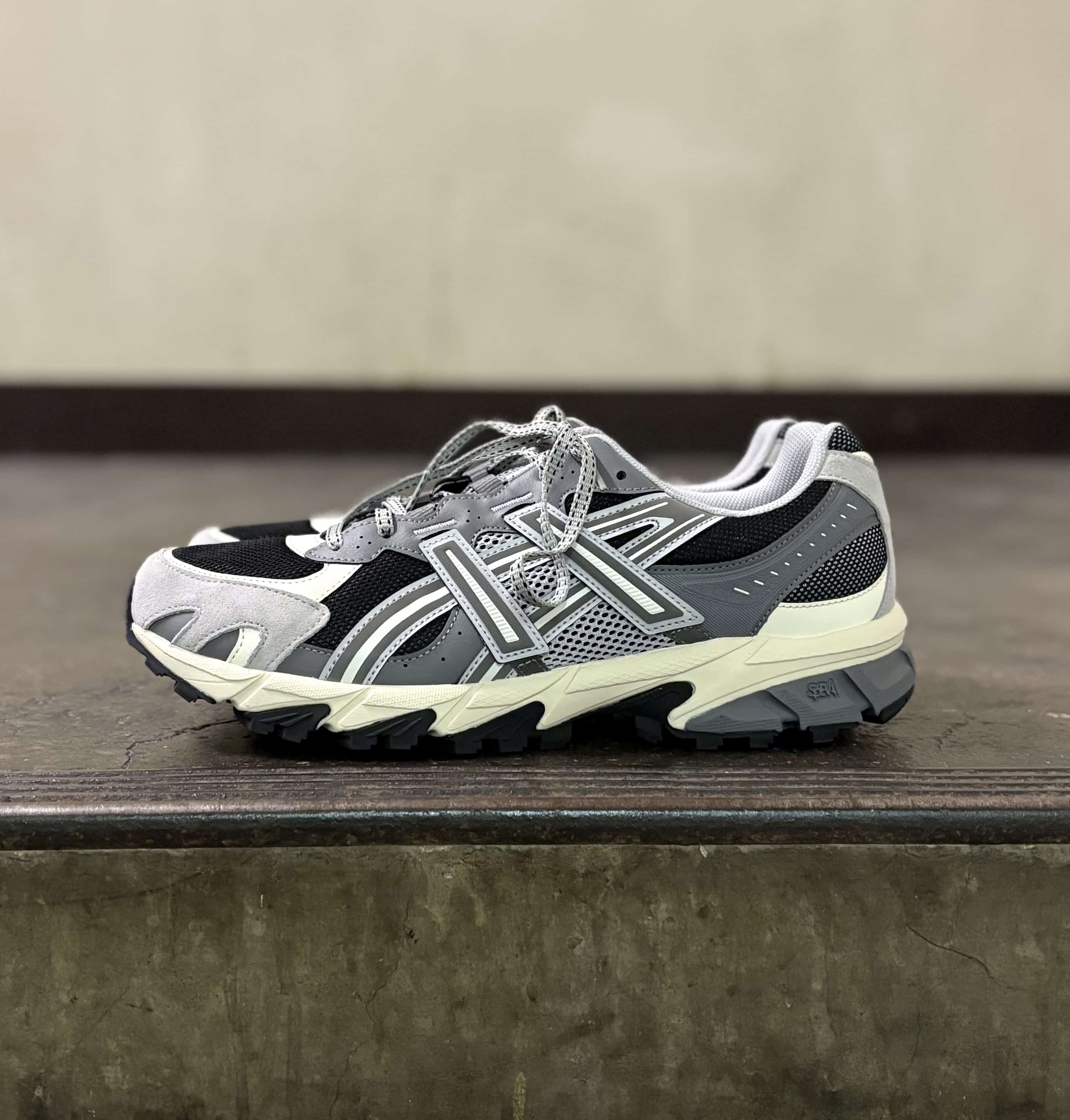 ASICS/アシックス/GEL-SONOMA TR62 BLACK/CEMENT GREY  スニーカー BLACK/CEMENT GREY 26cm
