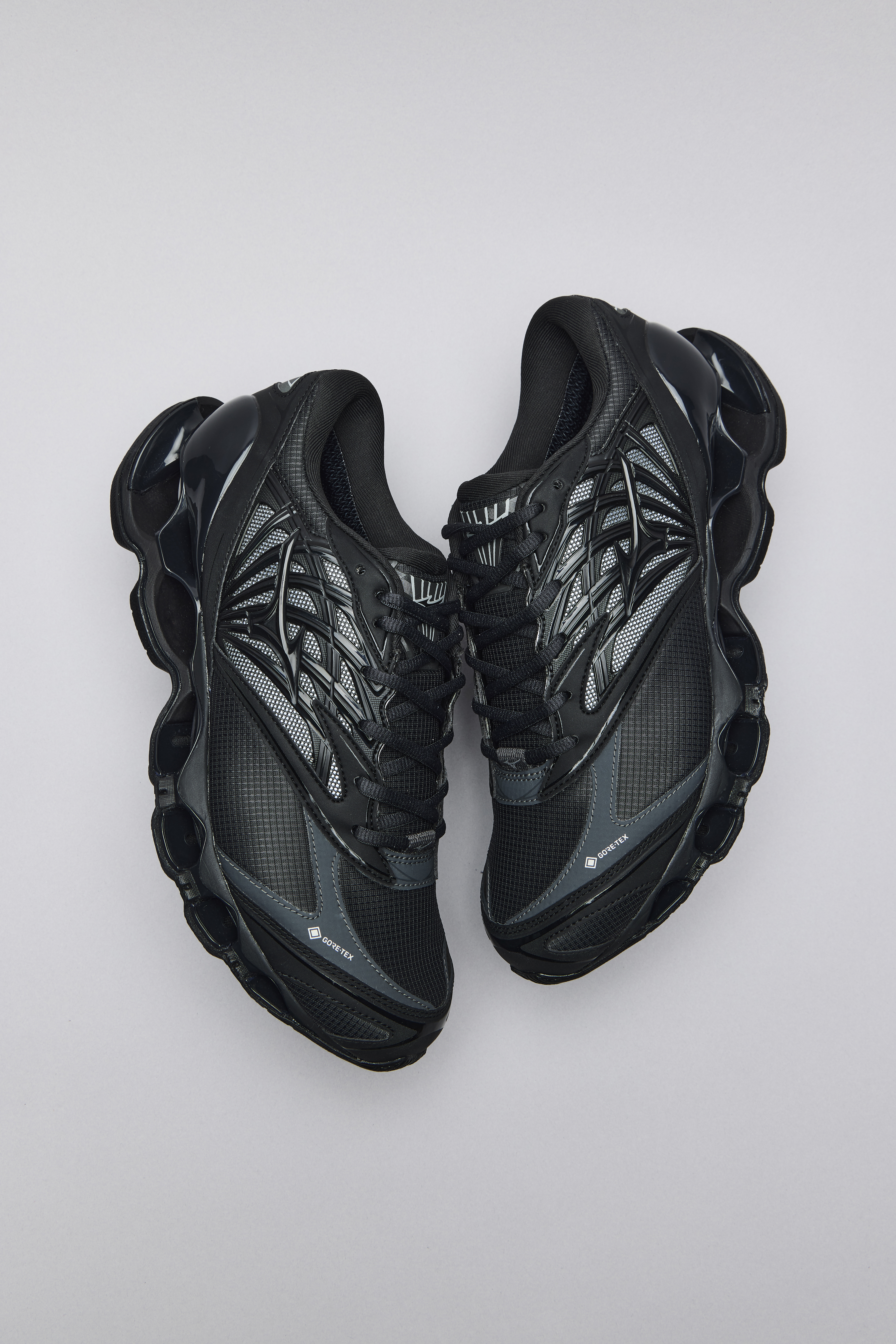 mizuno/ミズノ　WAVE PROPHECY LS GTX　ウェーブプロフェシーLSゴアテックス　スニーカー　防水　メンズ　レディース BLACK 23.5cm