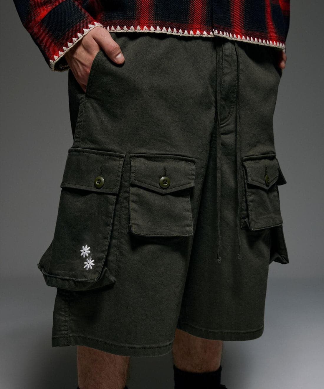 B omnivore/ビーオムニボー/HAND STITCH CARGO SHORTS オリーブ M