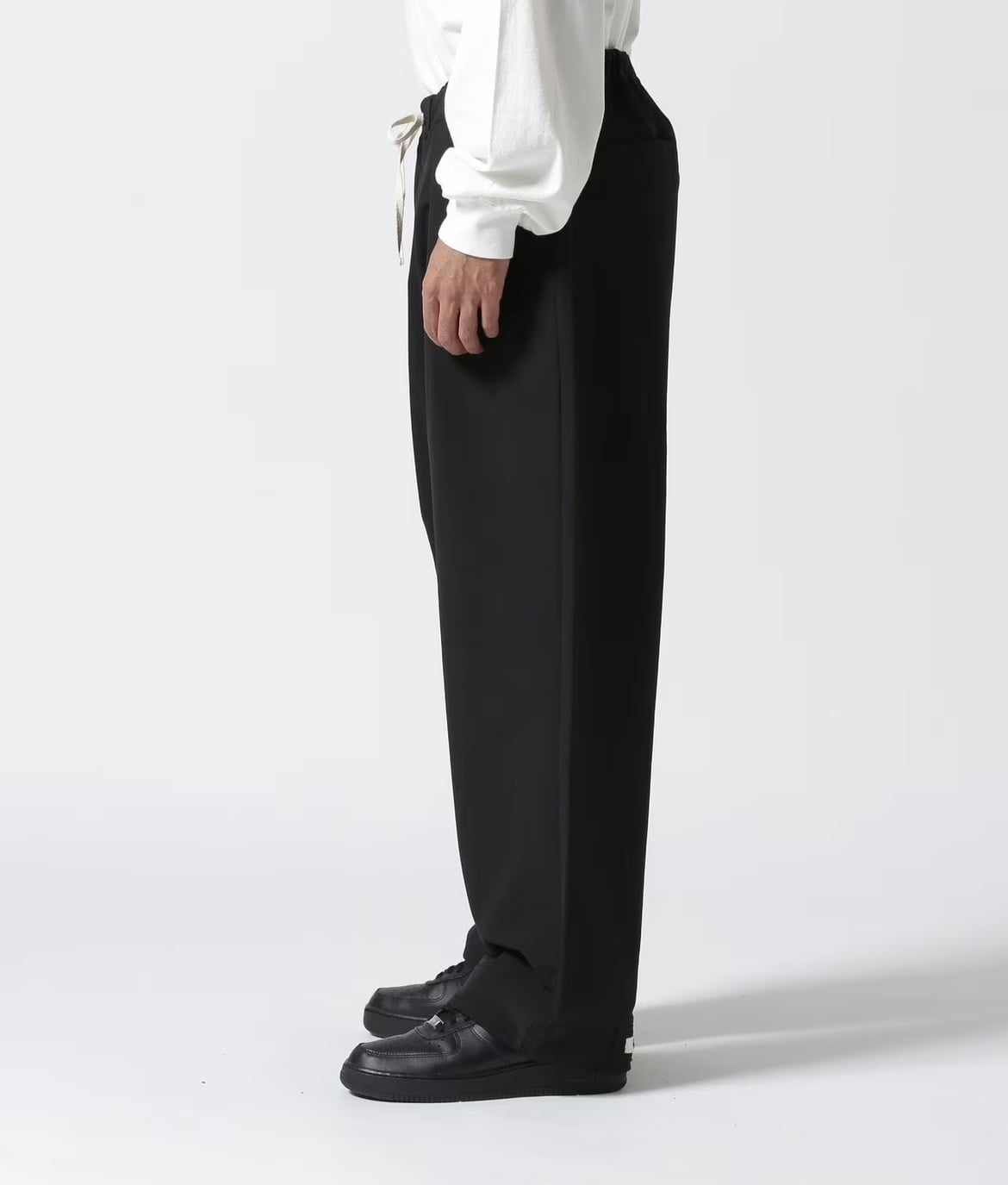 B omnivore/ビーオムニボー  STRETCH POLYESTER BALLOON TACK PANTS ストレッチバルーンタックパンツ　スラックス BLACK S