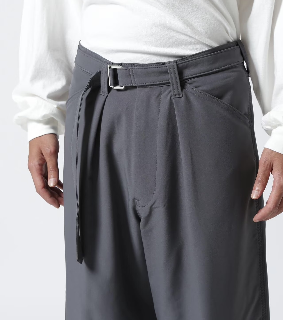 B omnivore/ビーオムニボー  STRETCH POLYESTER BELT LOOSE PANTS ストレッチベルトルーズパンツ　スラックス GRAY S