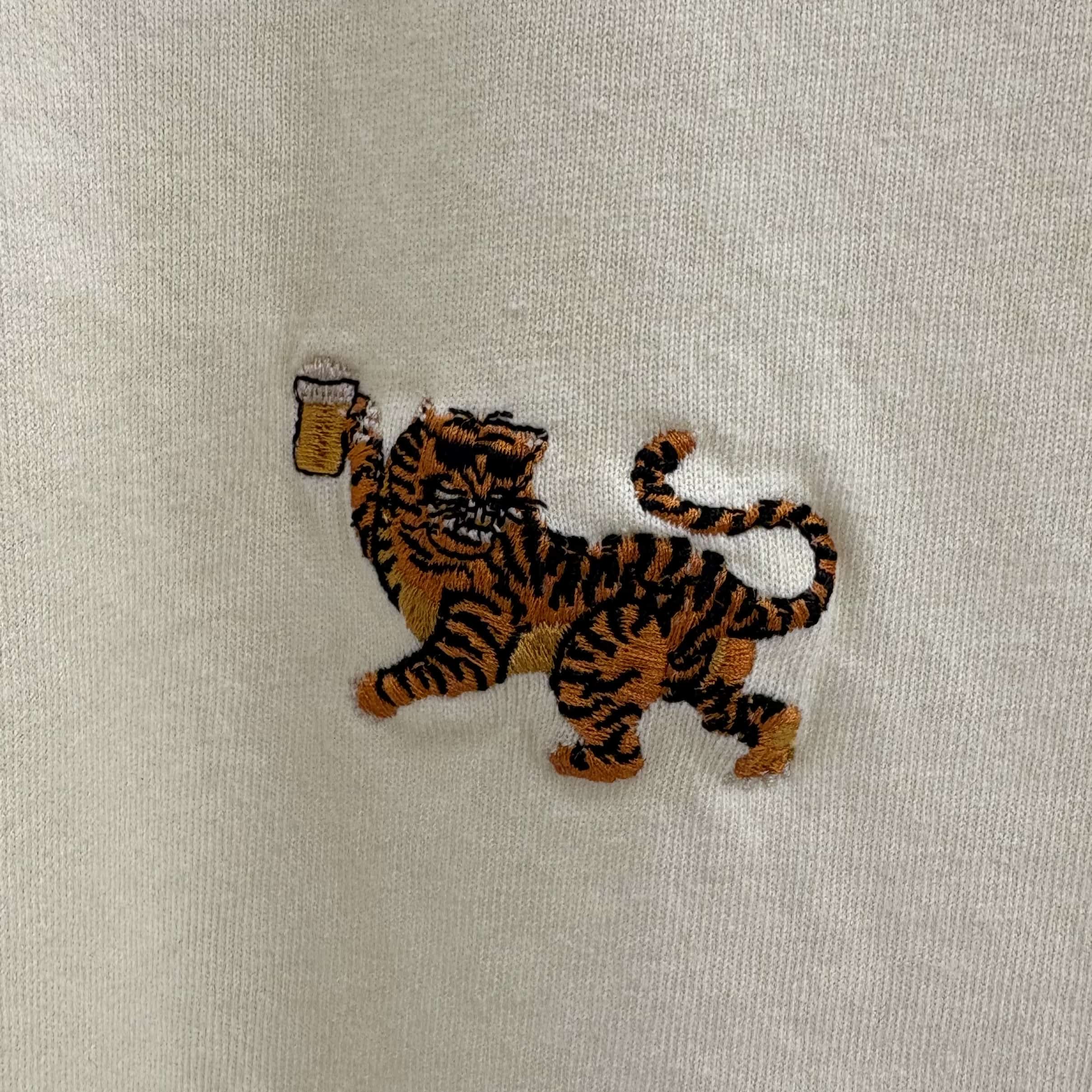 B omnivore/ビーオムニボー/BO 天竺ピグメント ワンポイント トラ刺繍 SS Tシャツ　刺繍　虎　ビール IVORY M