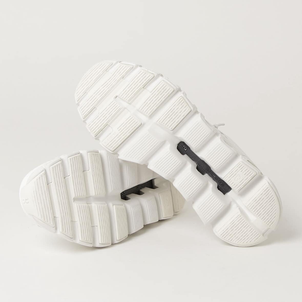 On/オン/Cloud6 クラウドシックス　White ホワイト men's US8(26cm)
