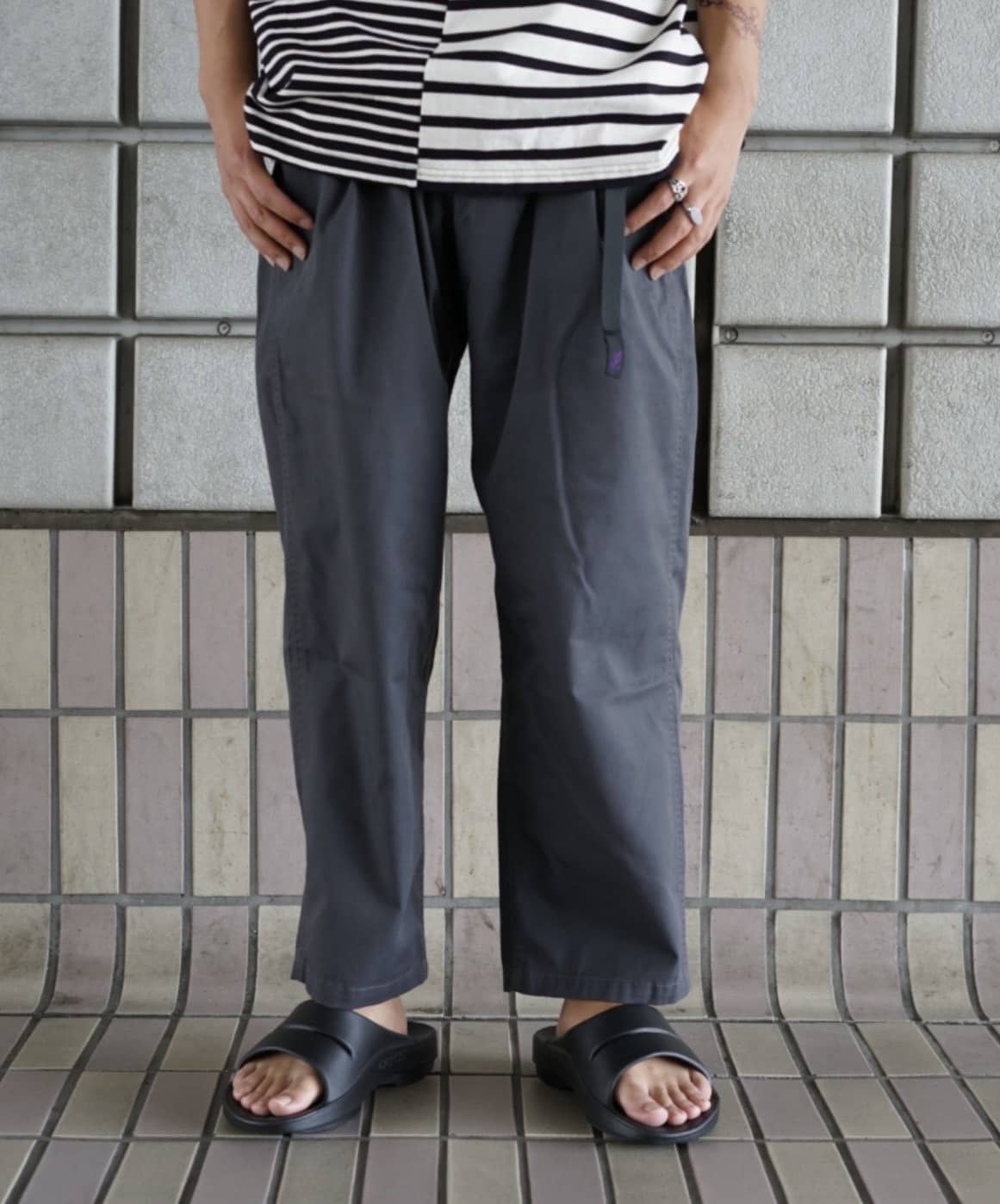 GRAMICCI×BEAVER/グラミチ×ビーバー　別注TUCK T/C TWILL PANTS　別注タックT/Cツイルパンツ チャコールグレー S