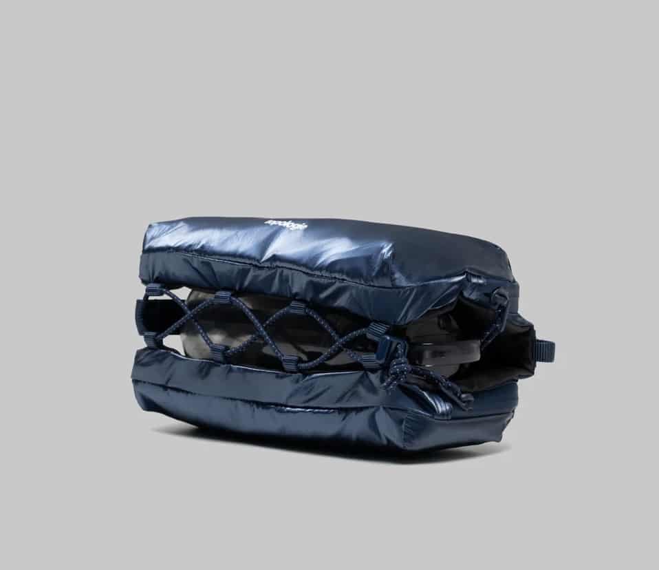 Topologie/トポロジー Bottle Sacoche ボトルサコッシュ【バッグ単体】 Marine Blue Metallic FREE