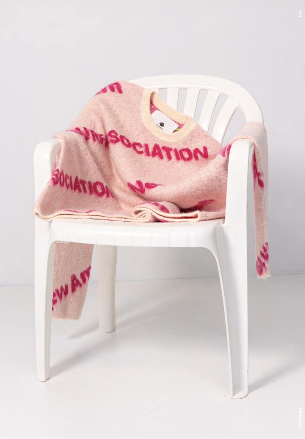 New Amsterdam Surf Association/ニューアムステルダムサーフアソシエーション/JACQUARD KNIT ECRU/MAGENTA クルーネックニット ECRU/MAGENTA M