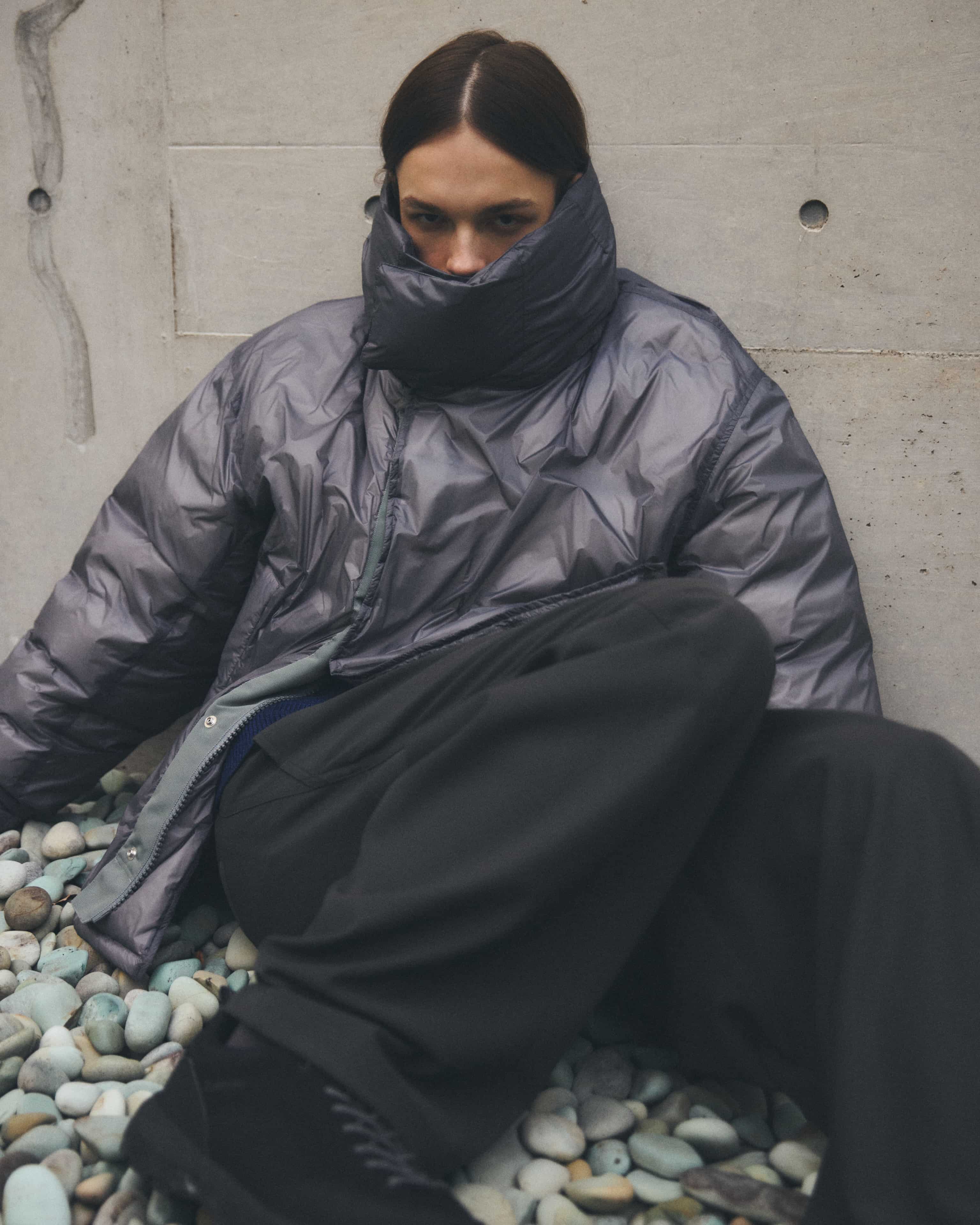 is-ness×Y(dot) BY NORDISK/イズネス×ワイドットバイノルディスク/DOWN PUFFER JACKET CHARCOAL M