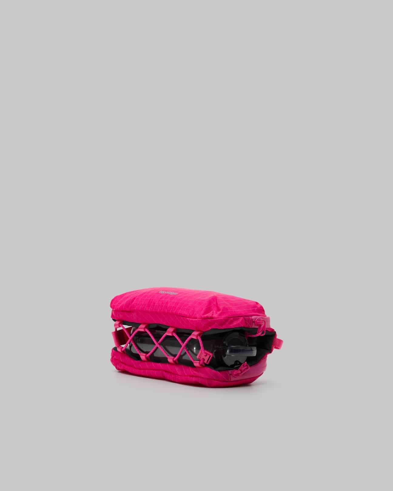 Topologie/トポロジー/Bottle Sacoche Medium（ボトル サコッシュミディアム） Pink / Glazed Ripstop FREE