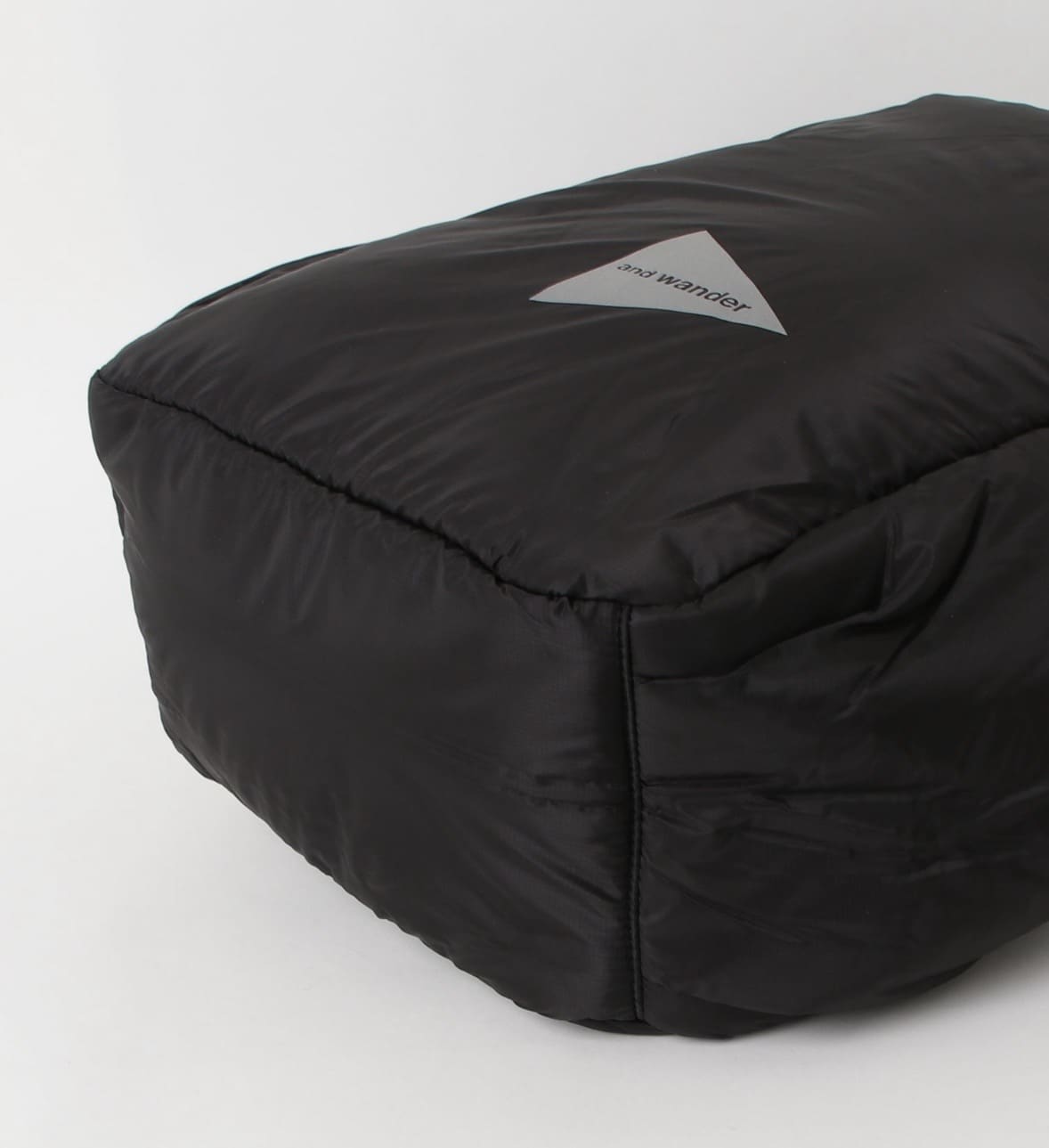 and wander/アンドワンダー/puffer mini ripstop tote bag パファーミニリップストップトートバッグ ブラック FREE