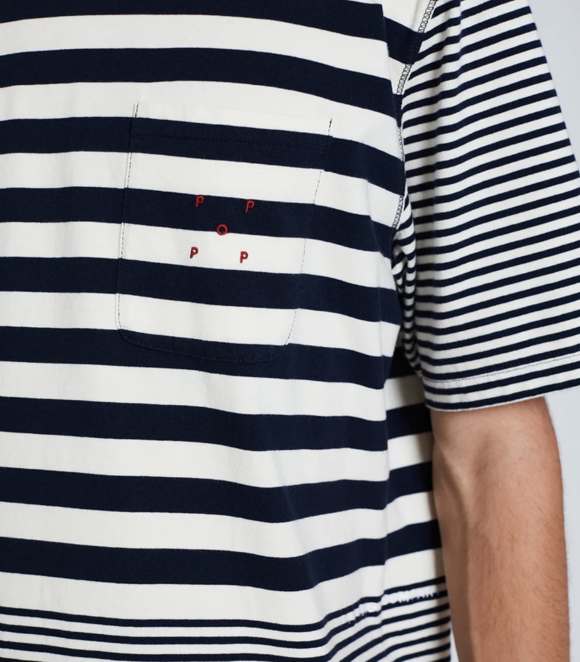 POP TRADING CO/ポップトレーディングカンパニー/Pop striped pocket t-shirt NAVY/Off White M