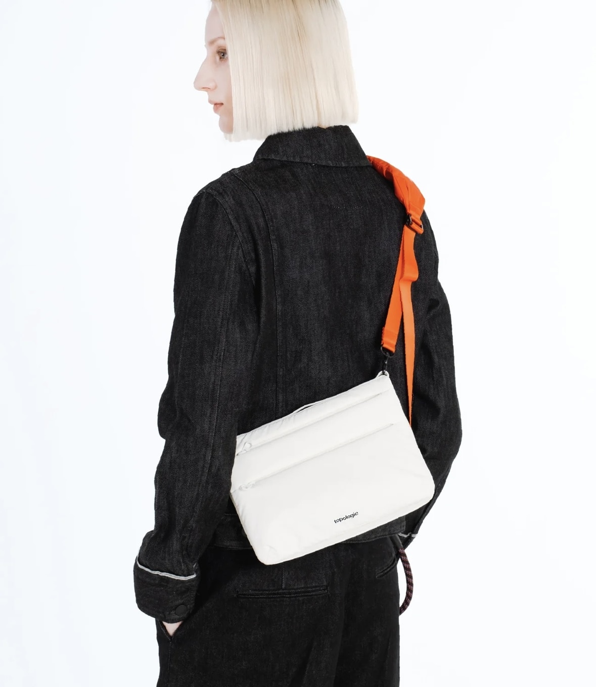 Topologie/トポロジー　Flat Sacoche Medium フラット サコッシュ ミディアム【バッグ単体】 marshmallow(Puffer) FREE