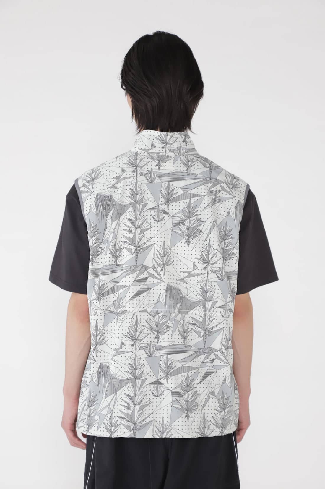 GRAMICCI × and wander brushed nylon vest/グラミチ×アンドワンダー　ブラッシュドナイロンベスト グレー M