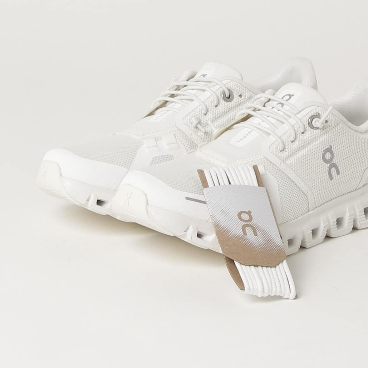 On/オン/Cloud6 クラウドシックス　White ホワイト womens US6(23cm)