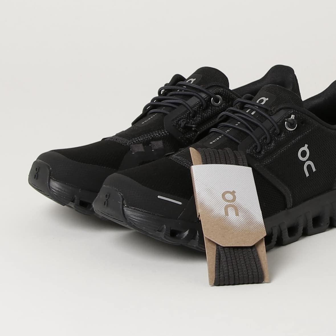 On/オン/Cloud6 クラウドシックス　BLACK ブラック men's US8(26cm)