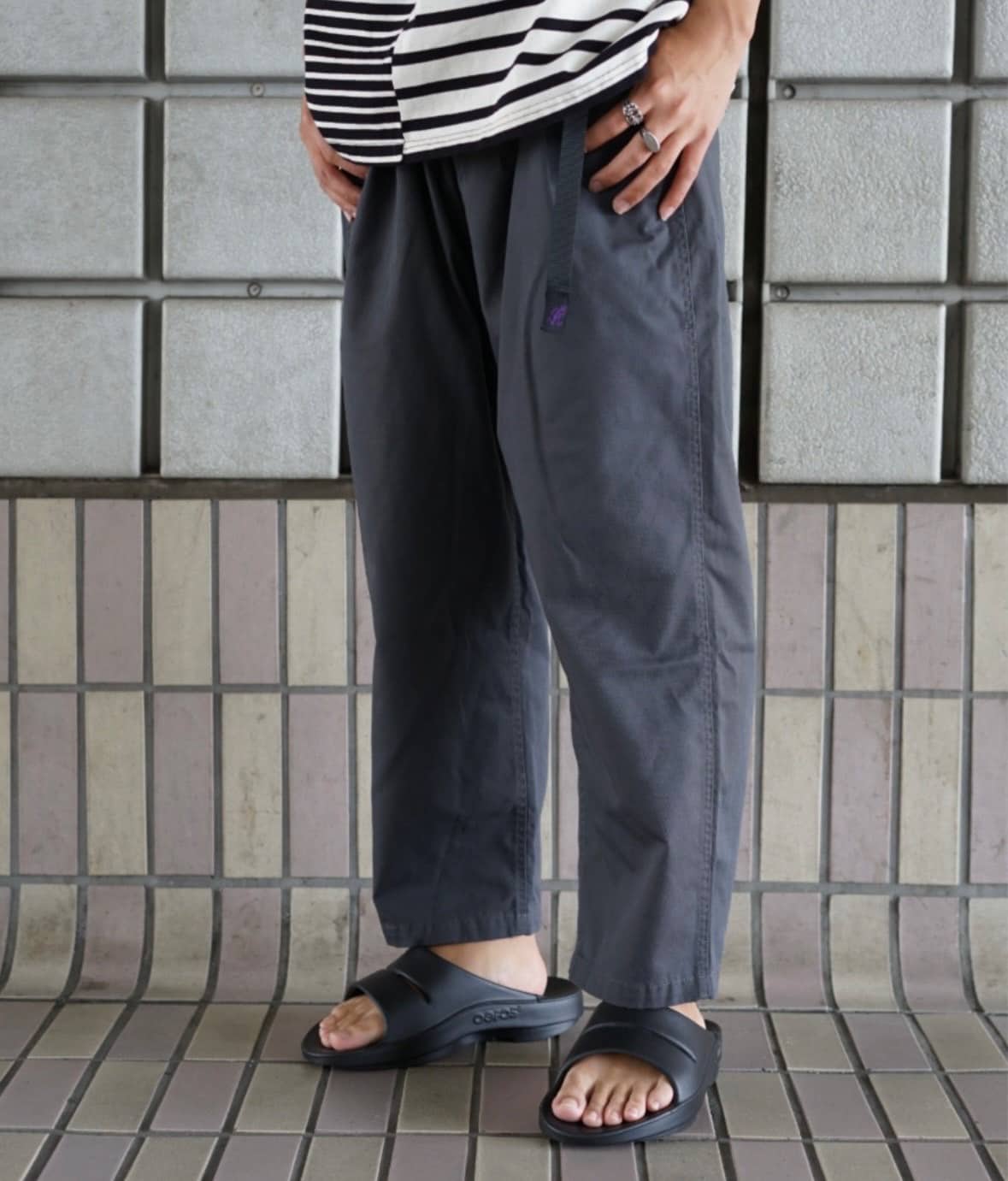 GRAMICCI×BEAVER/グラミチ×ビーバー　別注TUCK T/C TWILL PANTS　別注タックT/Cツイルパンツ チャコールグレー S