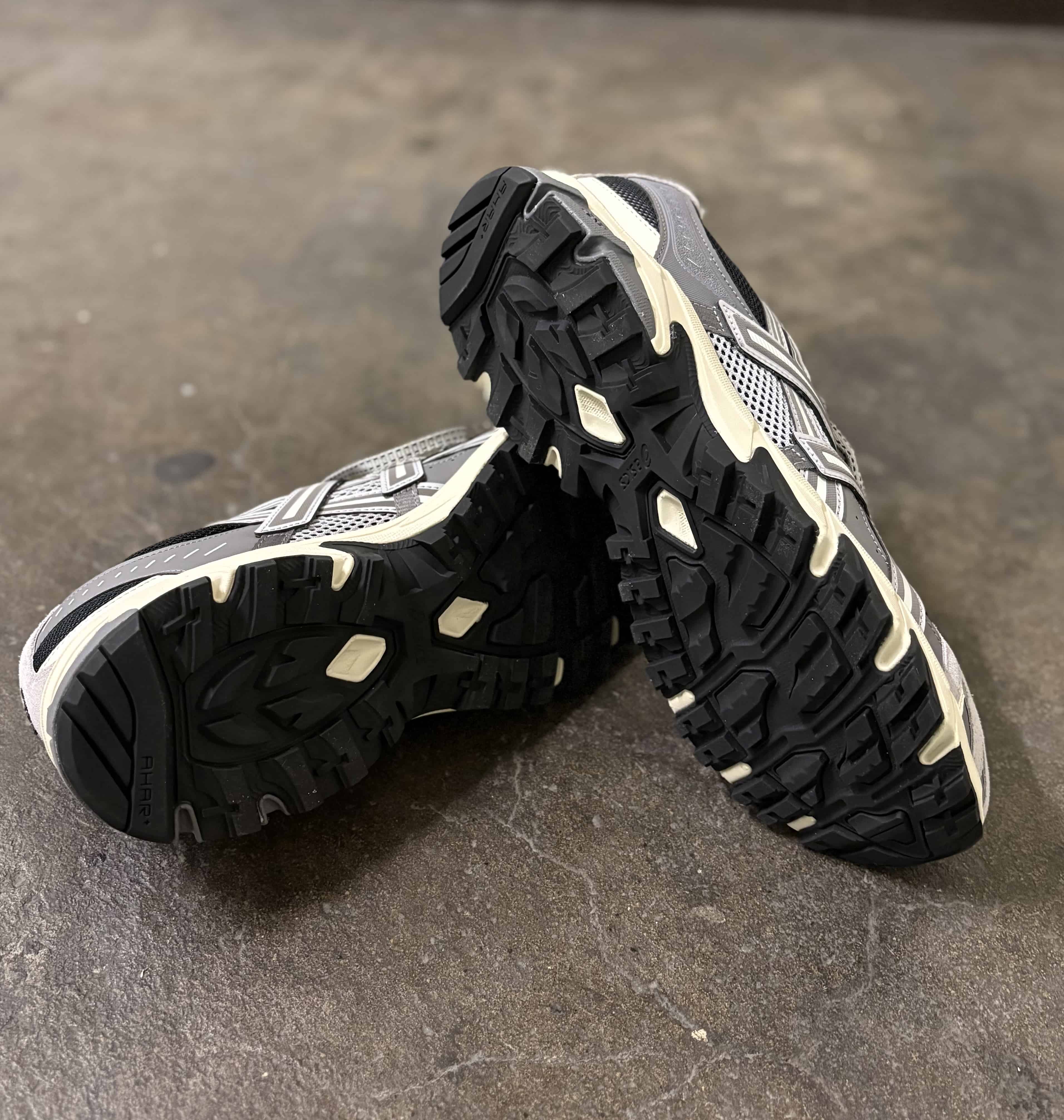 ASICS/アシックス/GEL-SONOMA TR62 BLACK/CEMENT GREY  スニーカー BLACK/CEMENT GREY 26cm